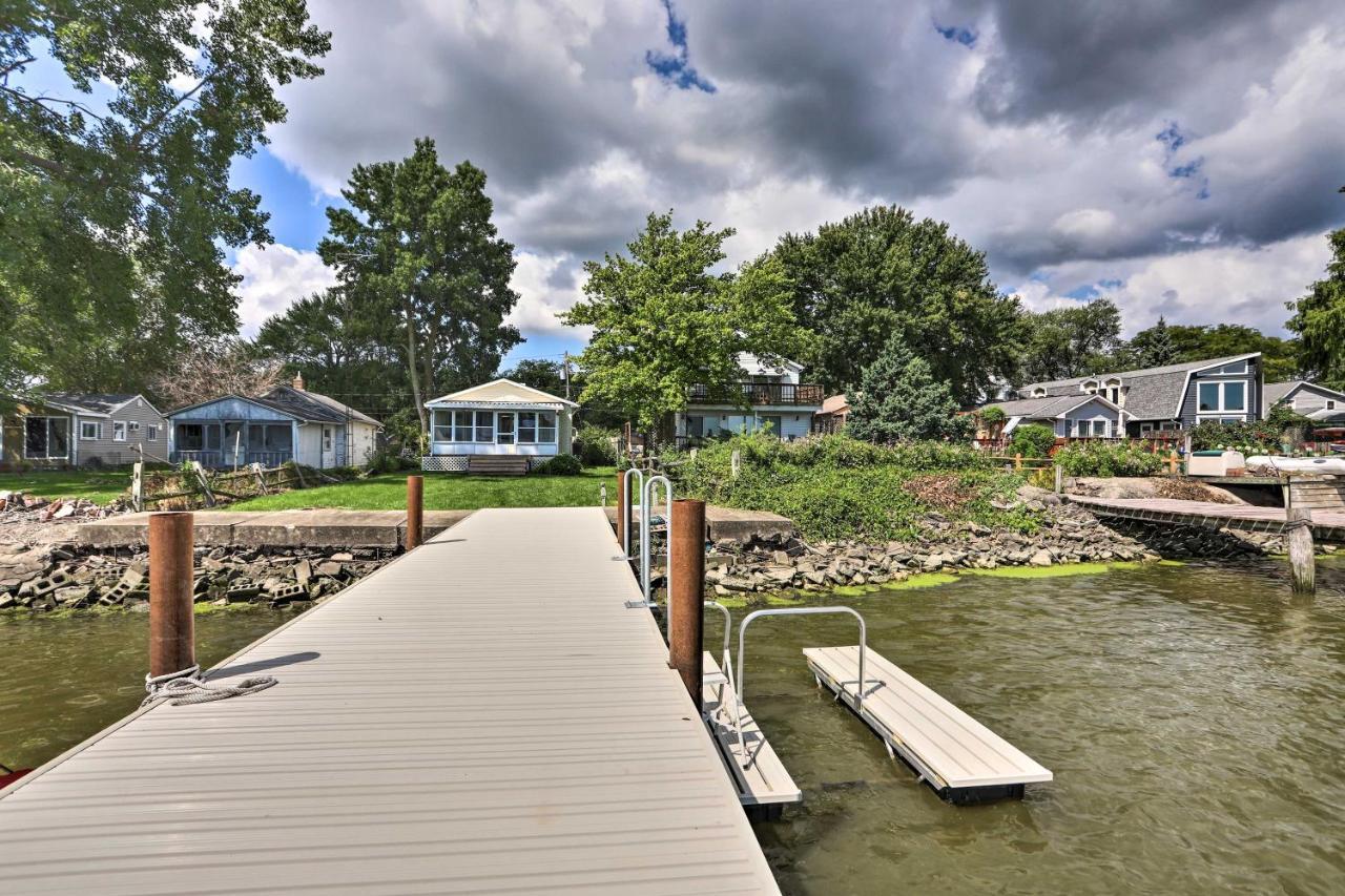 Lake Erie Waterfront Home With Sunroom And Yard! Bagian luar foto